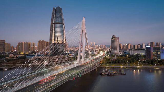 楼市半年记:岂一个慌字了得 楼市半年记:岂一个慌字了得