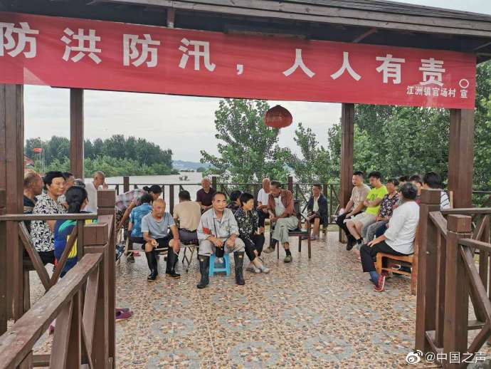 小时|退伍老兵连夜驾车10小时回家抗洪，看到大堤的那一刻他止不住泪