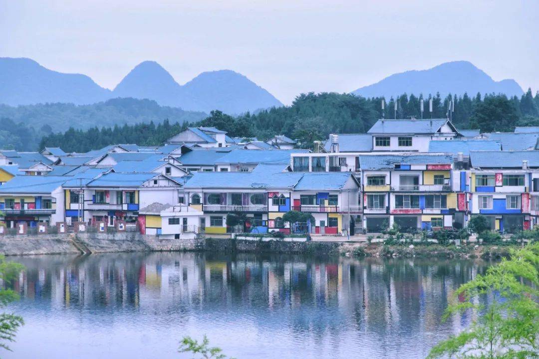 清镇右二村/王晓   贵州景点长线旅游