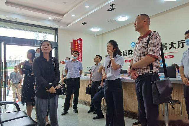 枝江市委组织部,市住建局熊黎明一行到润城社区调研