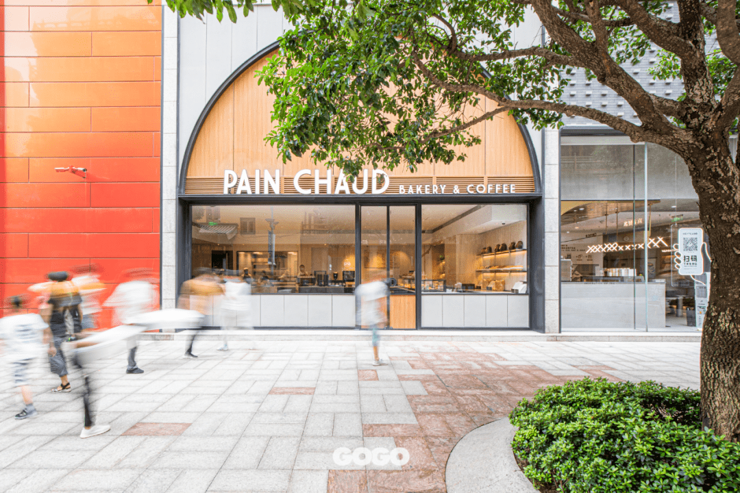 pain chaud街头新店,体验面包,甜品与正统法式精致!