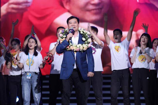 张近东|如何培养年轻“事业经理人” 张近东：大胆任用是最好的培养