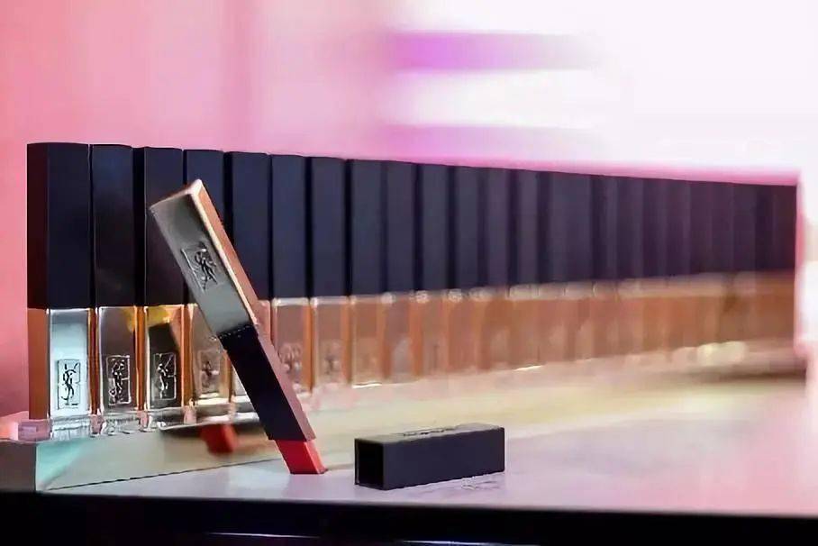 Armani|?美妆博物馆?丨当大牌们都开始认真做彩妆