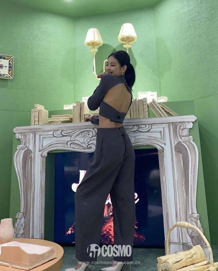 头发|同时拥有刘亦菲的颅顶Jennie的发量，靠它不难