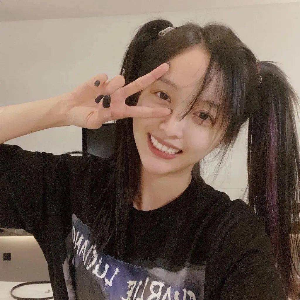 刘海|看了杨超越、Jennie们的非主流挑染 我居然有点心动