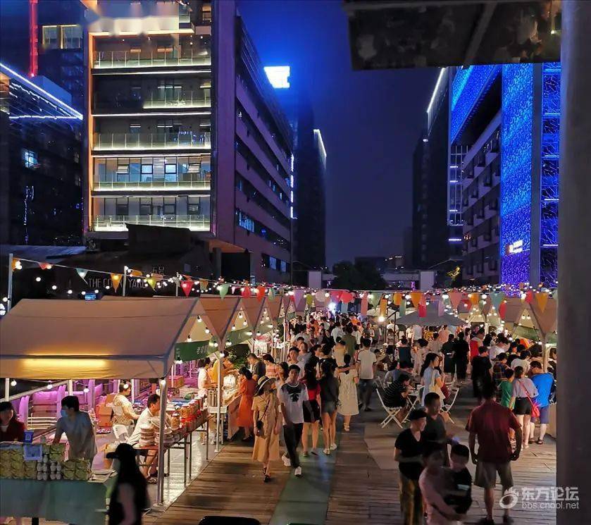 坐标鄞州水街,这儿的夜市摆摊"暇意"足了!美中不足的是.