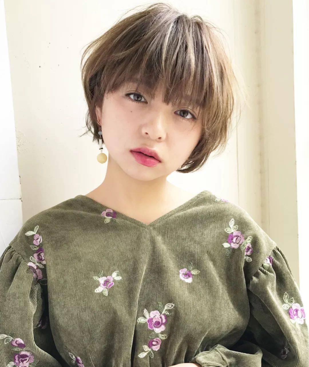 发型|22款热门日系发型告诉你：短发与刘海更配！