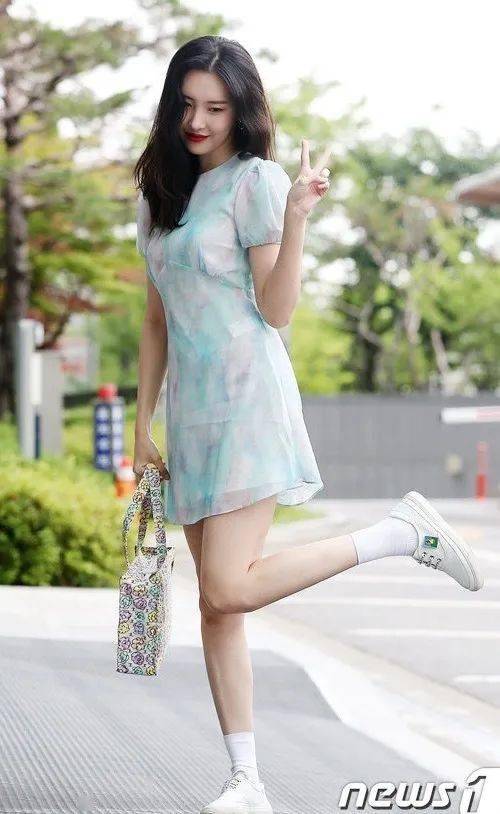 step|打卡宋祖儿同款瘦腿操 这酸爽谁做谁知道！