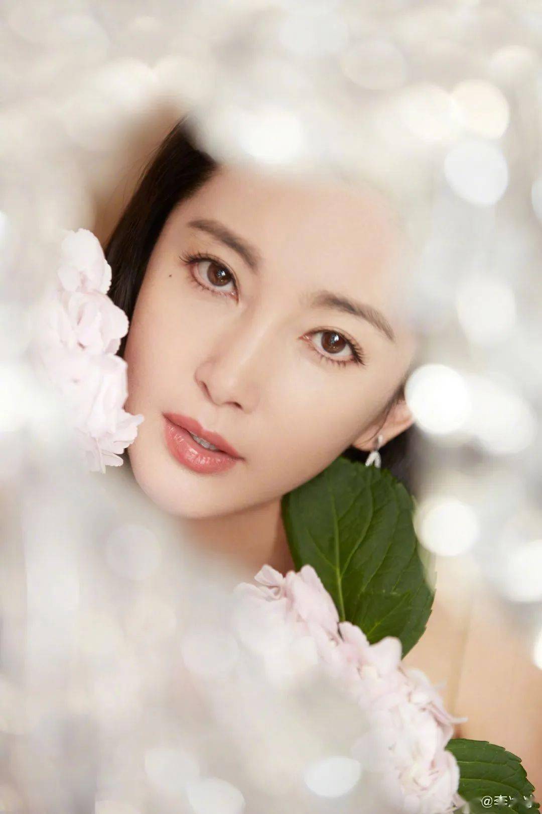 皮肤|自从看了关晓彤的新剧，一到晚上十点半我就关灯睡觉了！