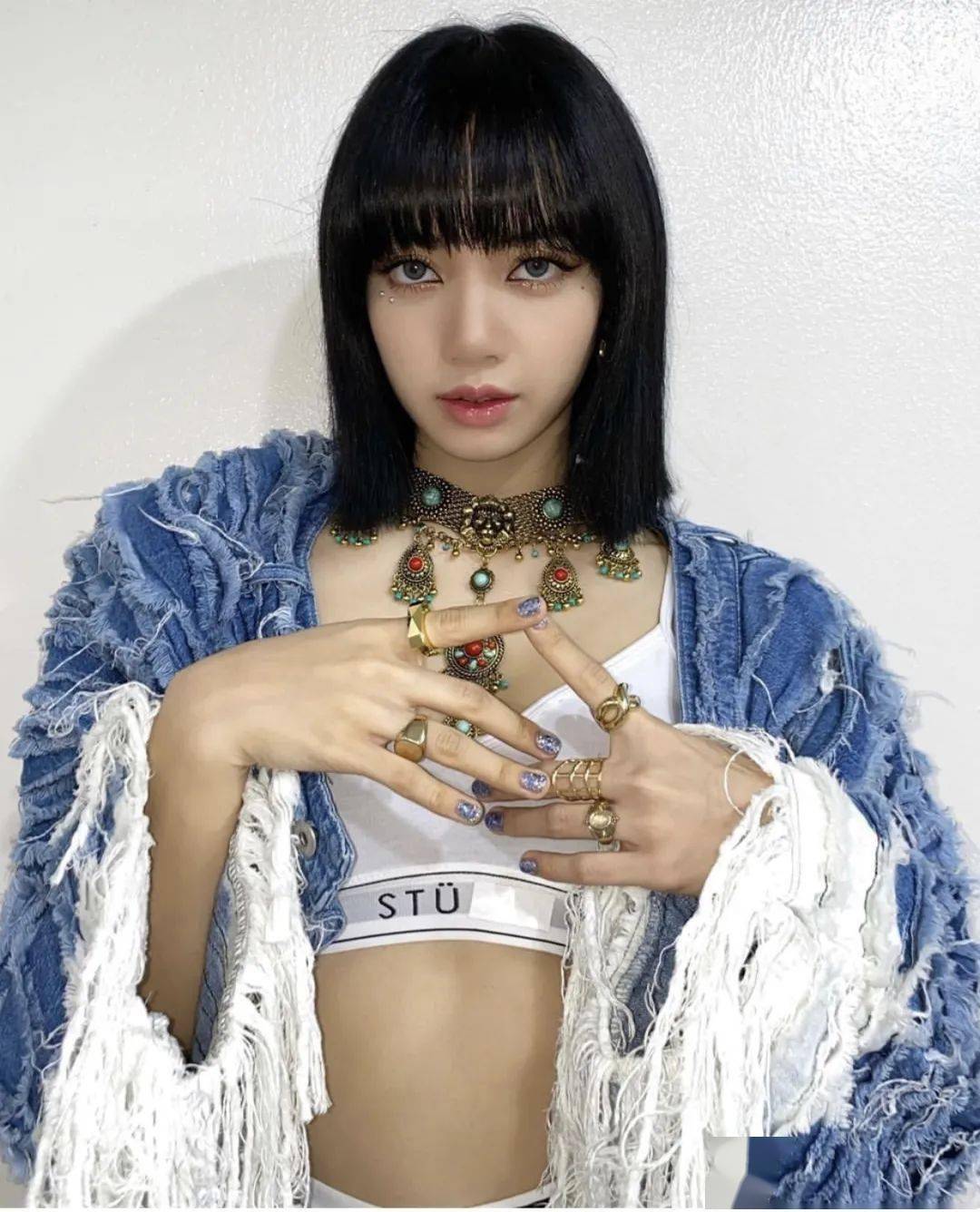 项链|也许你和万茜 泫雅 Jennie衣品的距离，只差这几件配饰的运用！