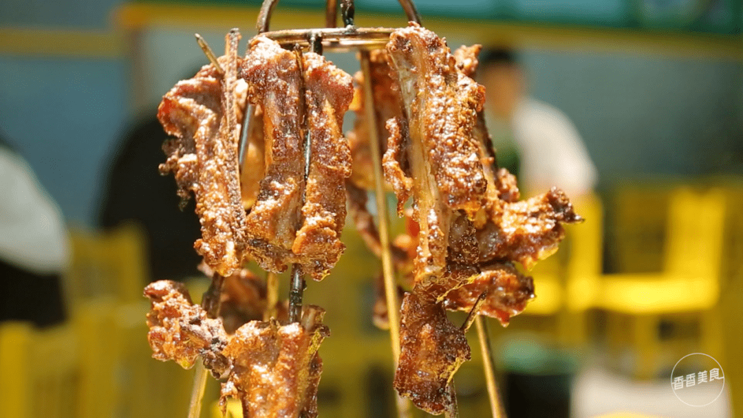 烧烤摊|居然是烧烤店的隐藏吃法挑战认知的特色菜