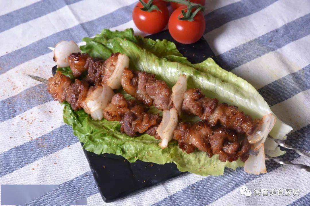 白洋葱|夏天到了怎么能少了美味烧烤？叉烧烤肉串