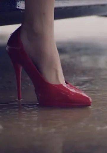 剧中|虽然是神经病，但够时髦就没关系！