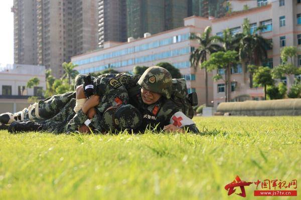 广西贵港:武警卫生员集训 紧贴实战炼"保障先锋"