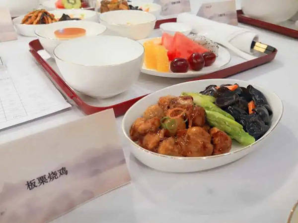 航空公司纷纷恢复机上热食供应哪家的餐食是你的菜