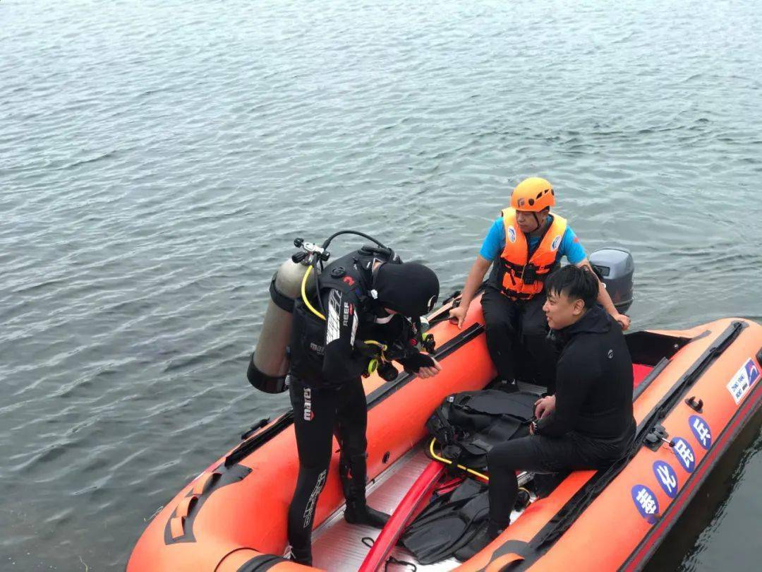 奉化区红十字会应急救援队第二期海上救援训练及海底潜水公益环保