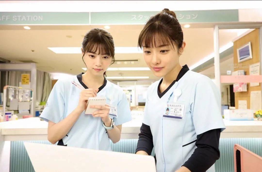 图片|除了新歌,蕾哈娜就连护肤品都为我们准备好了 | 美妆周盘点