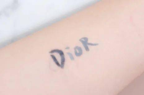 测评|10款热门粉底液测评!Dior居然输给了100+的开价品牌?