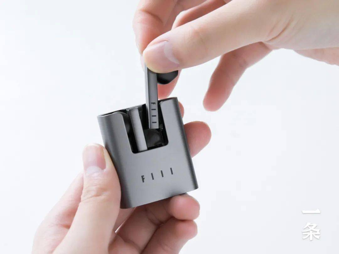 AirPods|时隔3月再送彩蛋，FIIL真无线耳机新色开售！