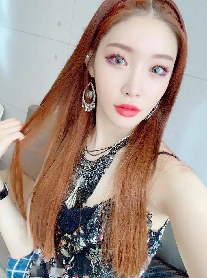 图片|除了新歌,蕾哈娜就连护肤品都为我们准备好了 | 美妆周盘点
