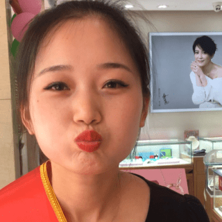 美女|常山竟然有这么贴心的美女“机器人”,进店还有这服务,也太棒了吧!