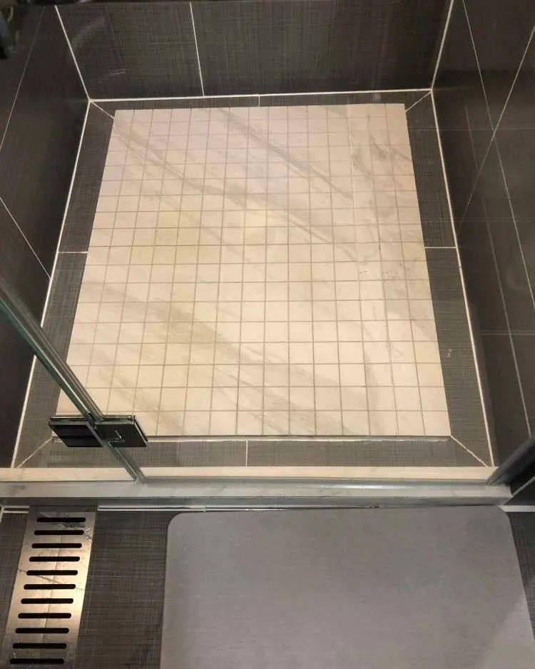 瓷砖上怎么做防滑处理 da1bcd37f4644d15bc6979b677633863.jpeg