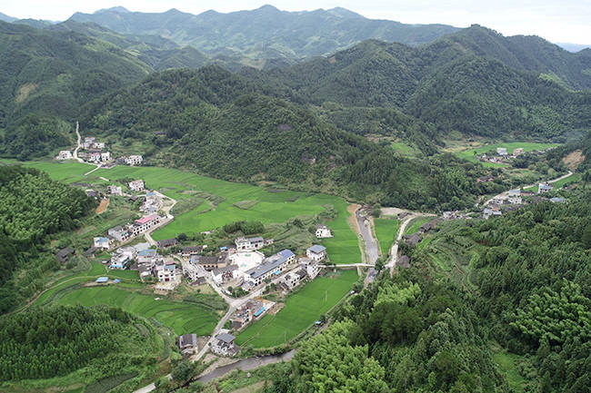 湖南省新宁县崀山镇连山村