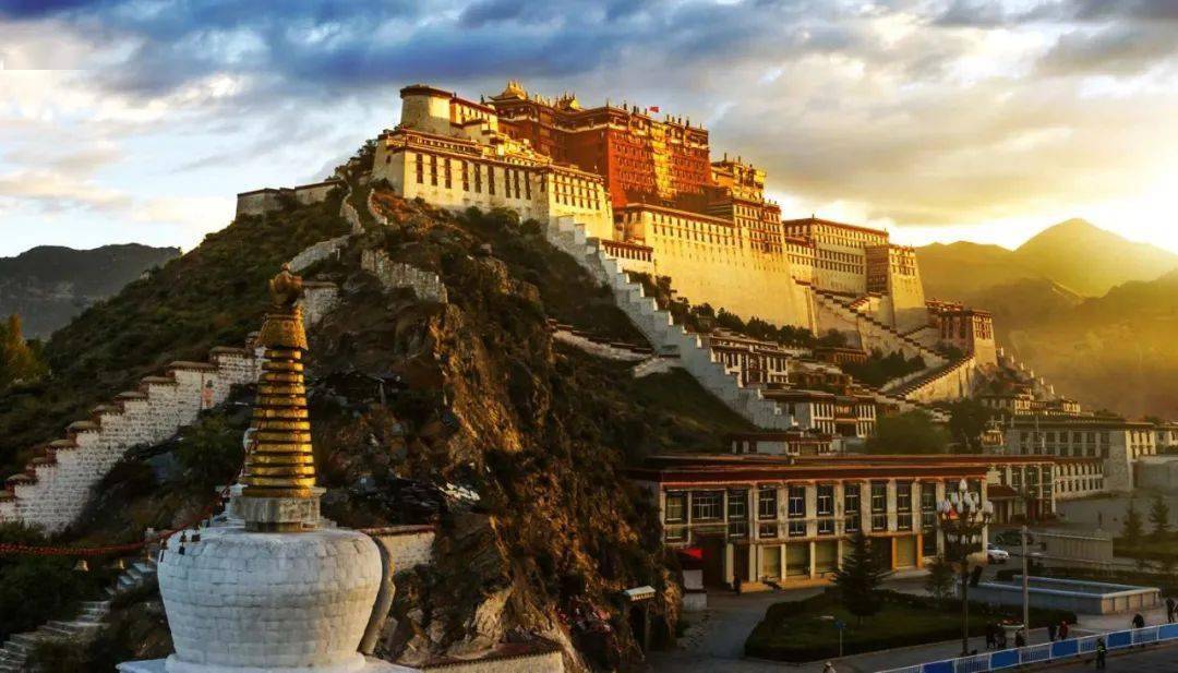 布达拉宫(the potala palace)