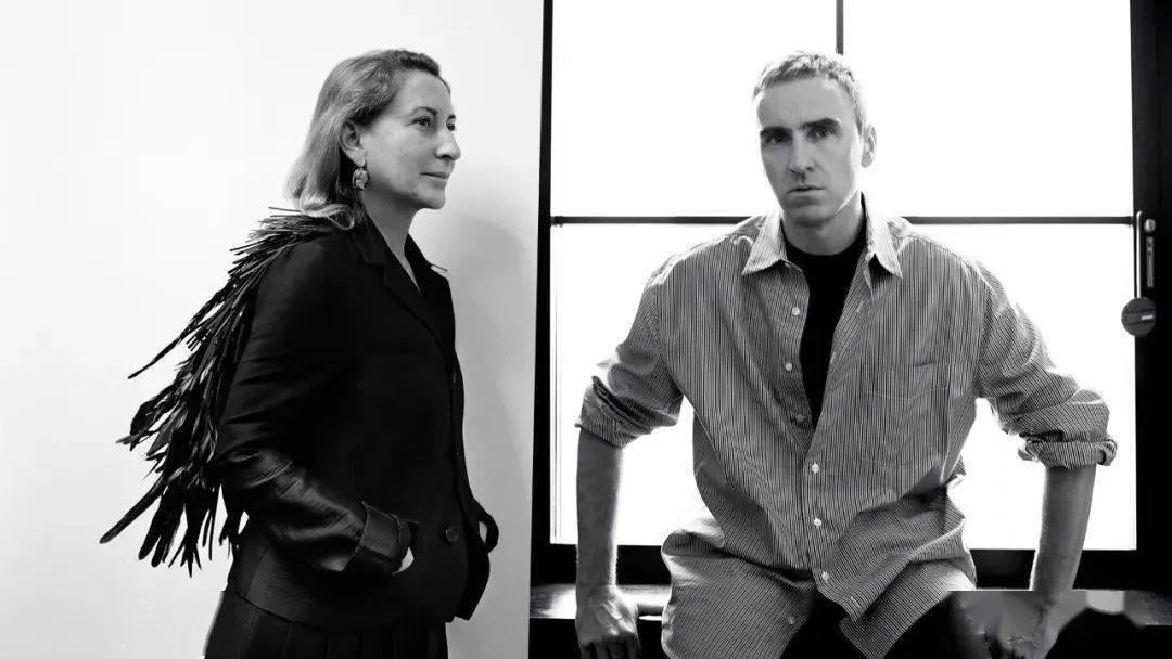 系列|PRADA 2021春夏系列 | 新一季秋衣秋裤玩出性冷淡工业风