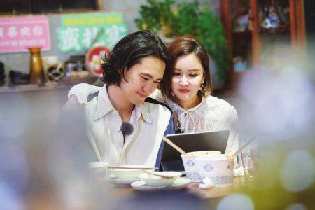 袁弘|张歆艺否认产后复出被轻视 透露夫妻相处之道