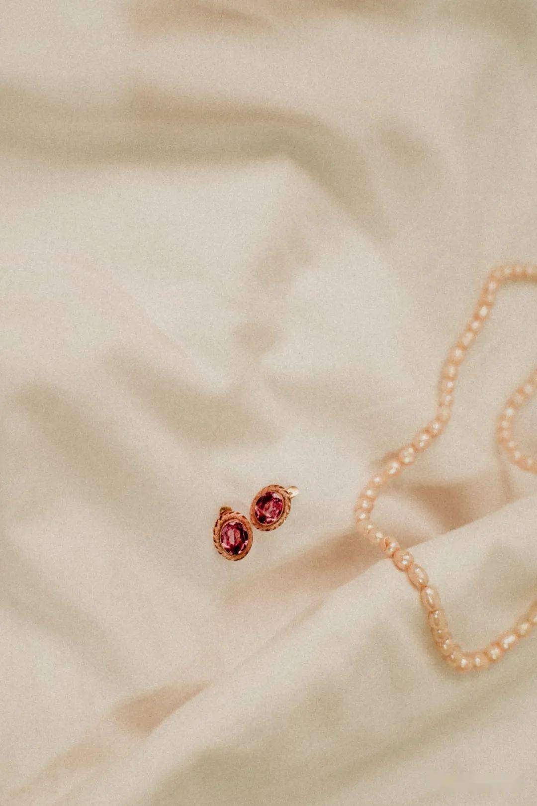 欢心|男士求生必看、首饰不用贵的，只要拍得好，一样讨她欢心！