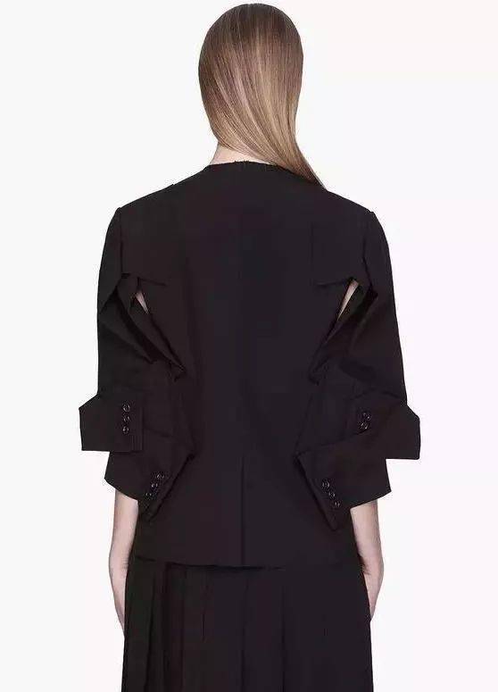 服装|时装秀场上美到窒息的"背影杀杀杀杀手"?神仙设计师俘获芳心的秘诀就是不放过任何一个细节!