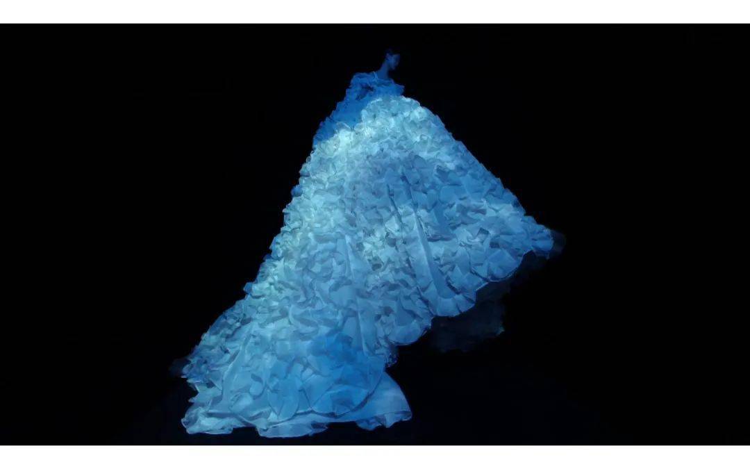 时装|如梦如幻的歌剧魅影,即使不闭上双眼也能看见梦,这一季Valentino高定系列美哭了!