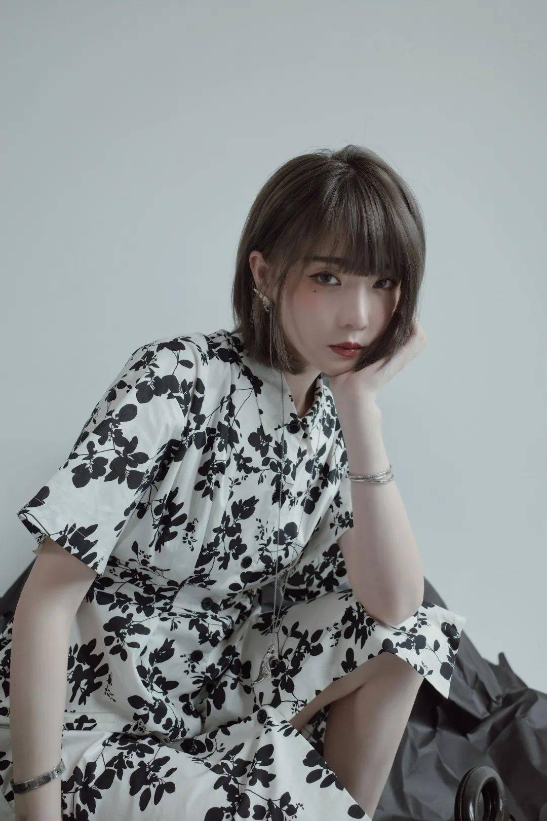 戒指|近期入手的点睛配饰,有了这些时髦小细节,穿白T都好看~