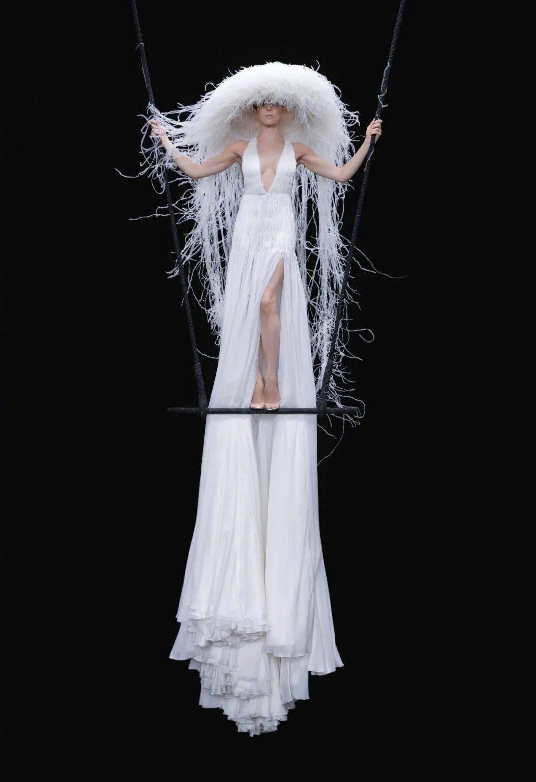 时装|如梦如幻的歌剧魅影,即使不闭上双眼也能看见梦,这一季Valentino高定系列美哭了!