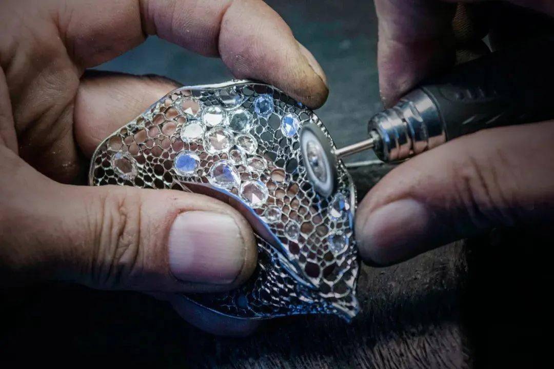 珠宝|看着这些高级珠宝上的蝴蝶，我就知道我的少女心还在！