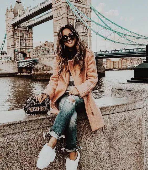 爱买|总是买买买衣服的女人,都有一颗有趣的灵魂!