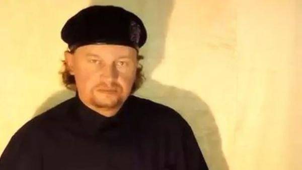 乌克兰:男子携炸药在公交上劫持20人,现场曝光