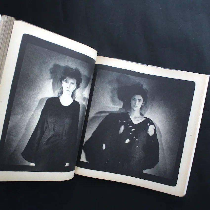 Simons|你愿意花一件单品的钱买一本品牌档案吗？