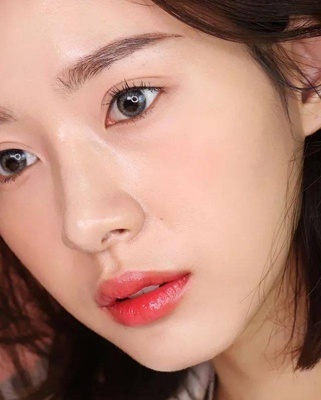 欧尼|摸了金秀贤腹肌的她，连化妆台都被曝光了！