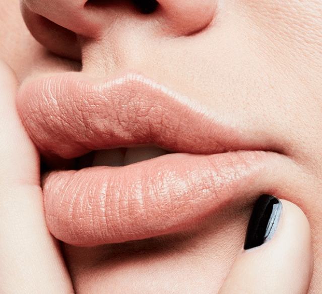 欧尼|摸了金秀贤腹肌的她，连化妆台都被曝光了！