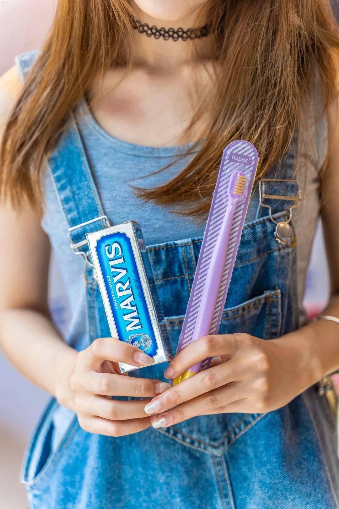 口腔|摘掉口罩也自信，暑期明星同款隐适美牙齿矫正直接半价！