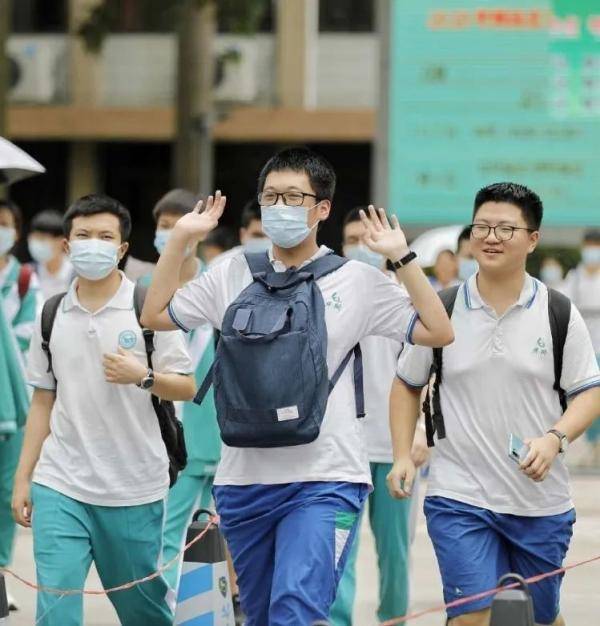理科|广东高考投档线理科大涨文科略降，为什么？填报志愿要注意这件事！