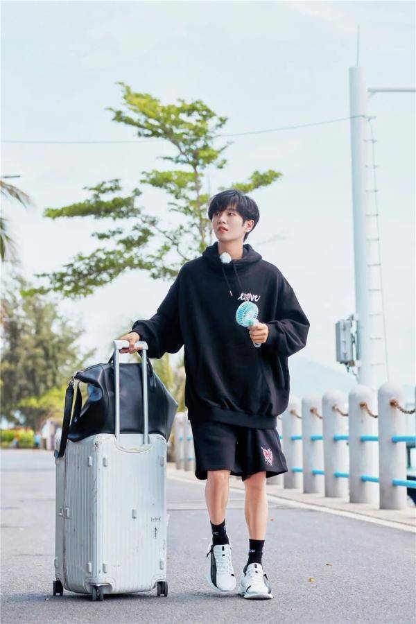 阿云嘎|《完美的夏天》8月起周六黄金档开播@东方卫视