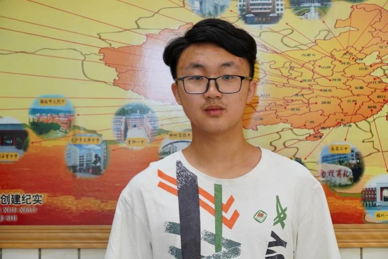 傅涵丰|?省实全省理科前50傅涵丰:最爱《盗梦空间》学习紧跟老师步伐