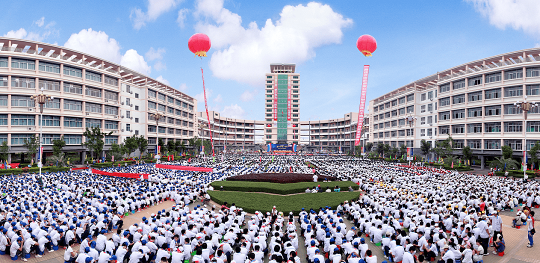 批准设立的民办升大补习学校,由湛江市第二中学负责管理和组织教学