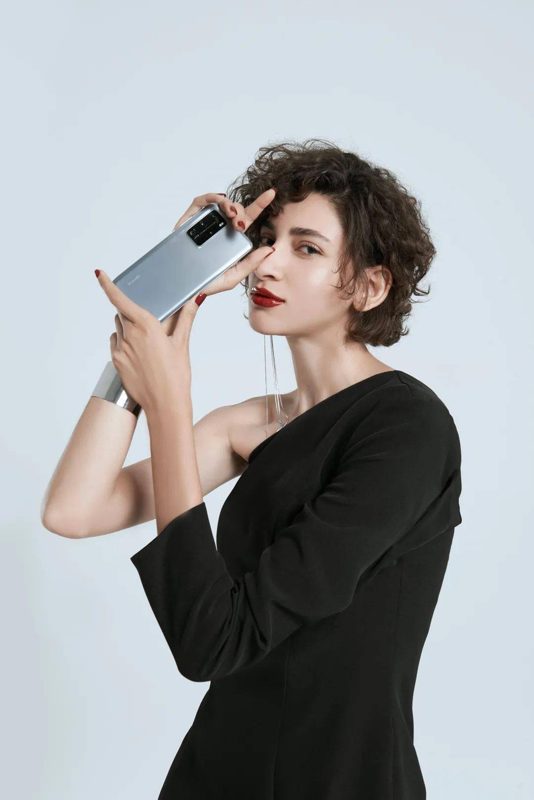 女孩|中了酷女孩的毒，不穿金但必须戴银！