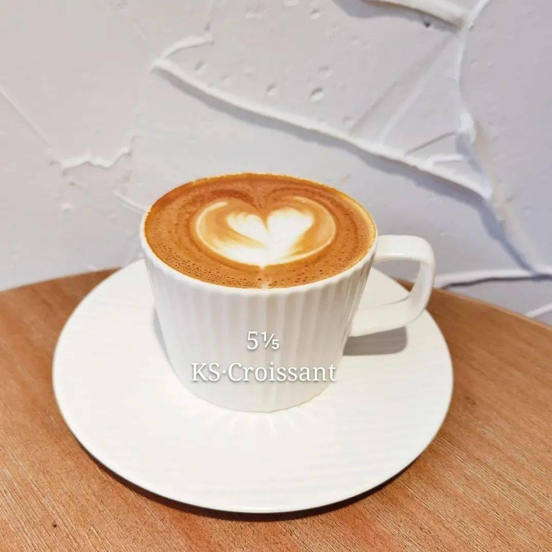 衣服|他把“衣服”卖进可颂面包店，就问香不香？