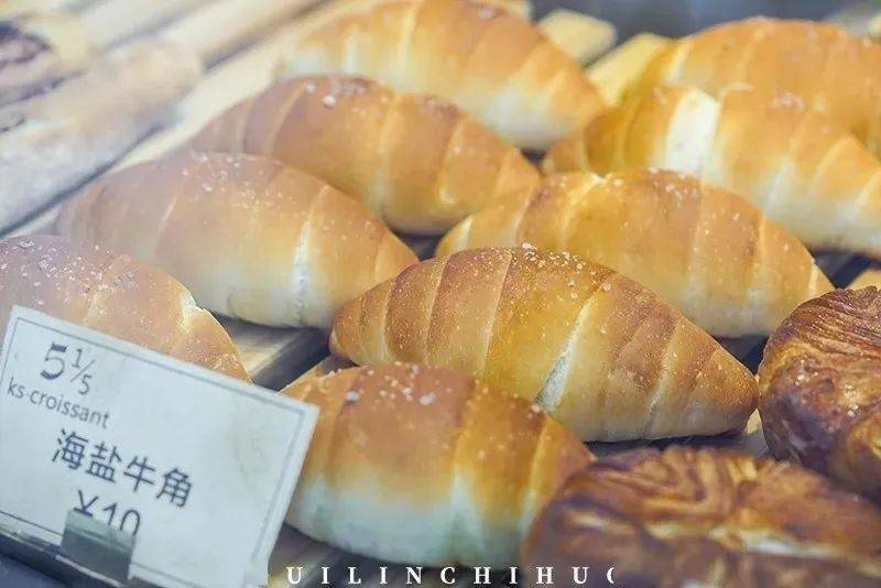 衣服|他把“衣服”卖进可颂面包店，就问香不香？