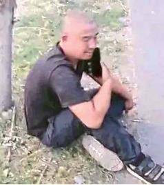 为避开人群,他开着起火的大货车一路狂奔到荒